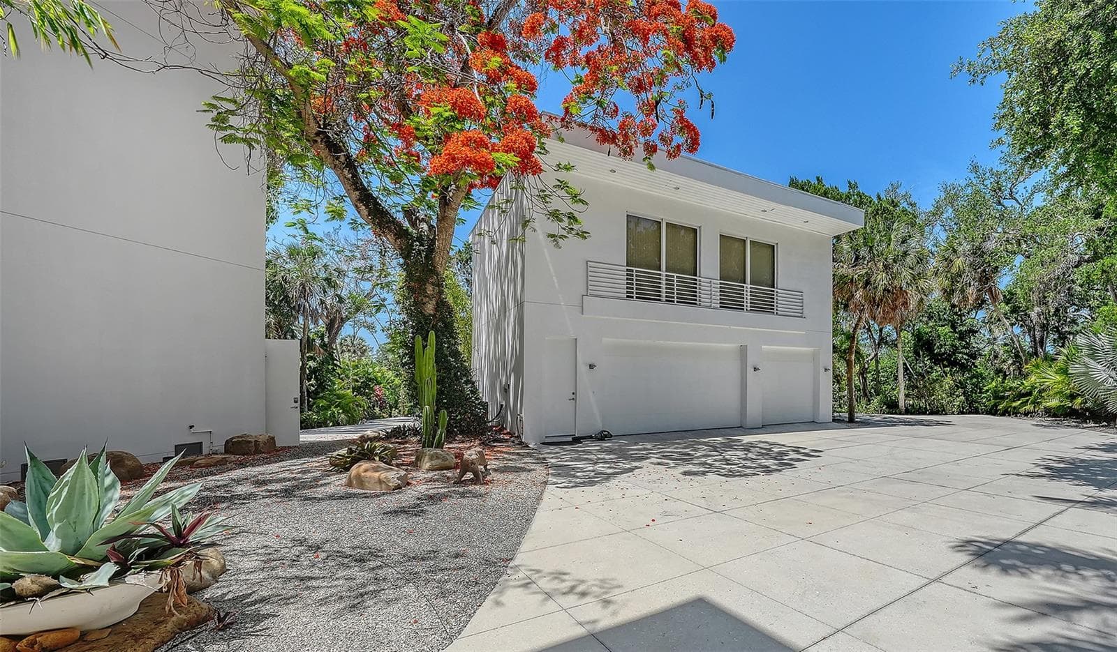 separated guesthouse - 4317 MIDNIGHT PASS RD, SARASOTA