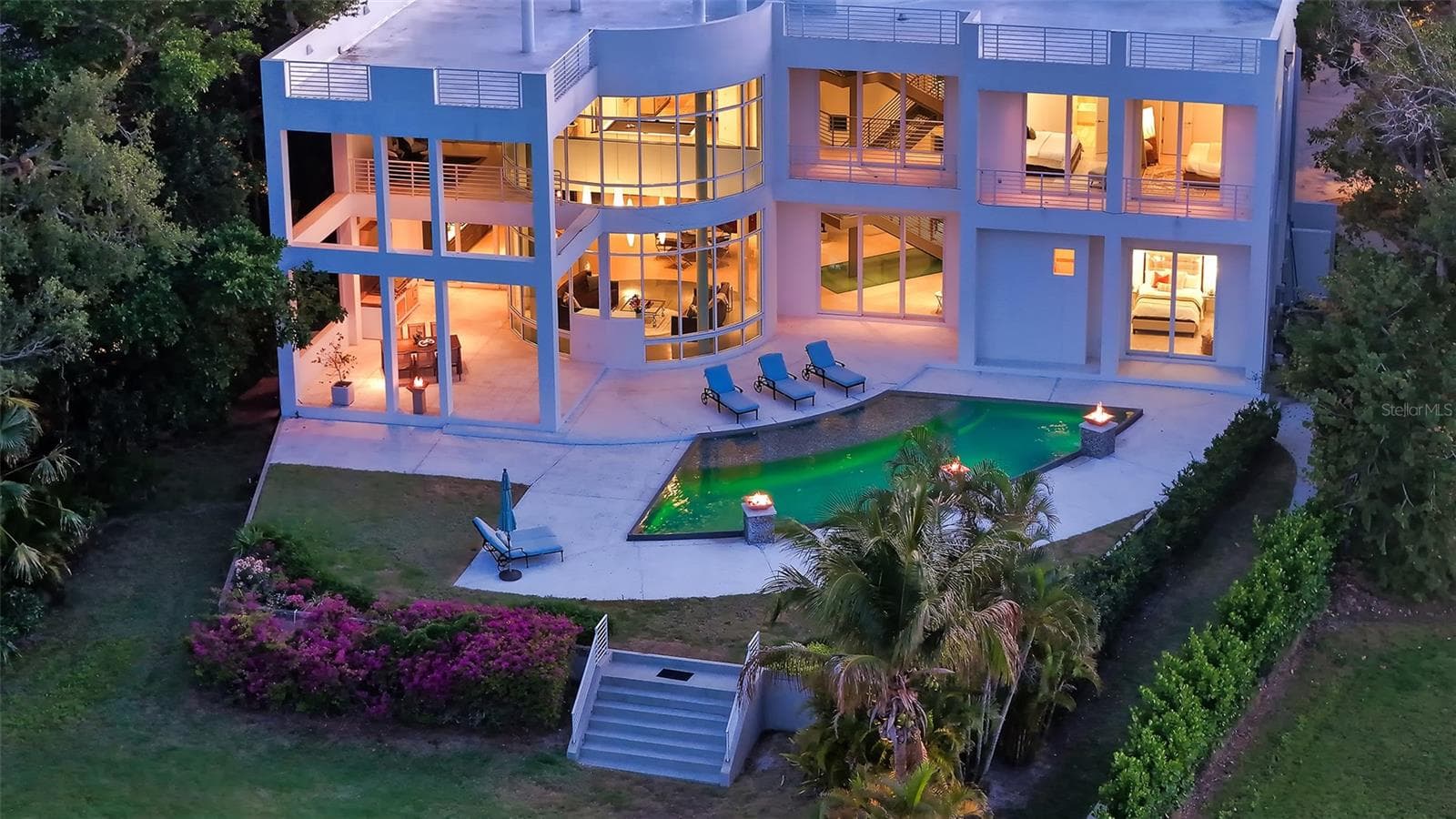 Back of the house - 4317 MIDNIGHT PASS RD, SARASOTA