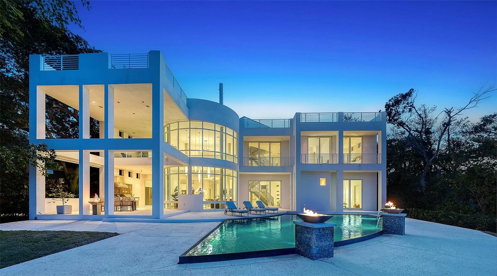 Back of the house - 4317 MIDNIGHT PASS RD, SARASOTA