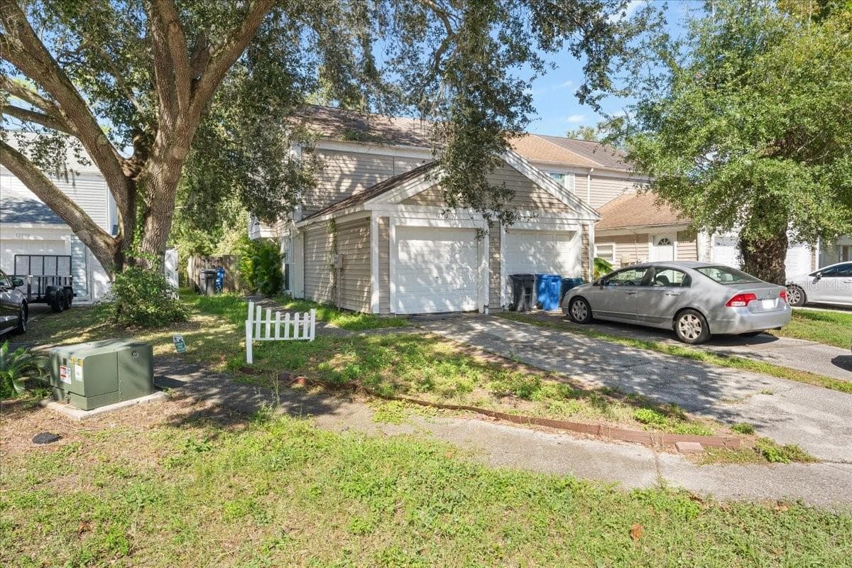 Townhouse at 12310 VILLAGER CT #1, TAMPA, photo 2 of 8