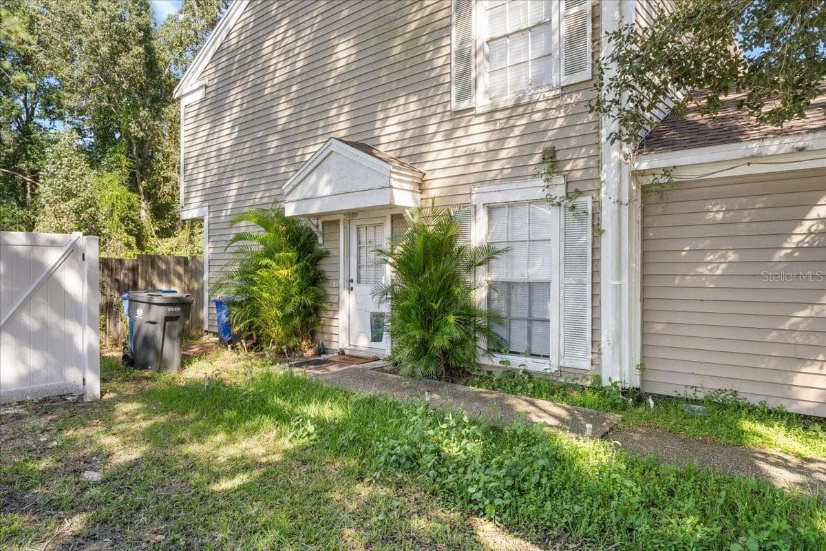 Townhouse at 12310 VILLAGER CT #1, TAMPA, photo 4 of 8