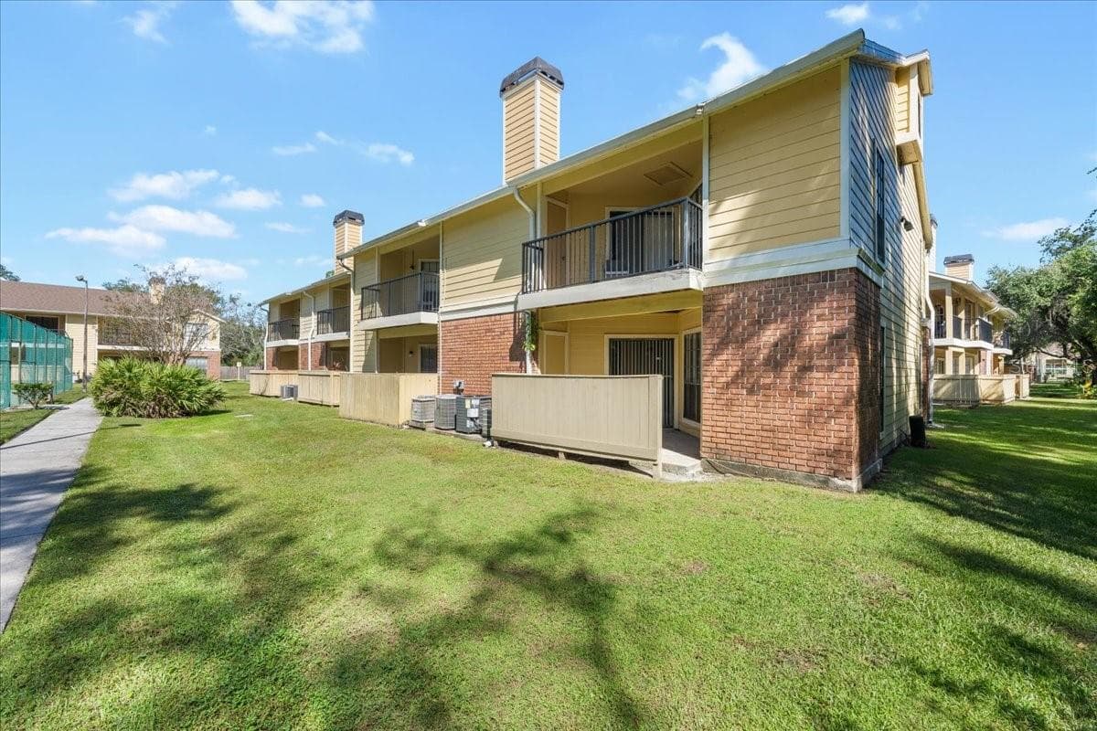 Condominium at 8754 MALLARD RESERVE DR #201, TAMPA, photo 11 of 14