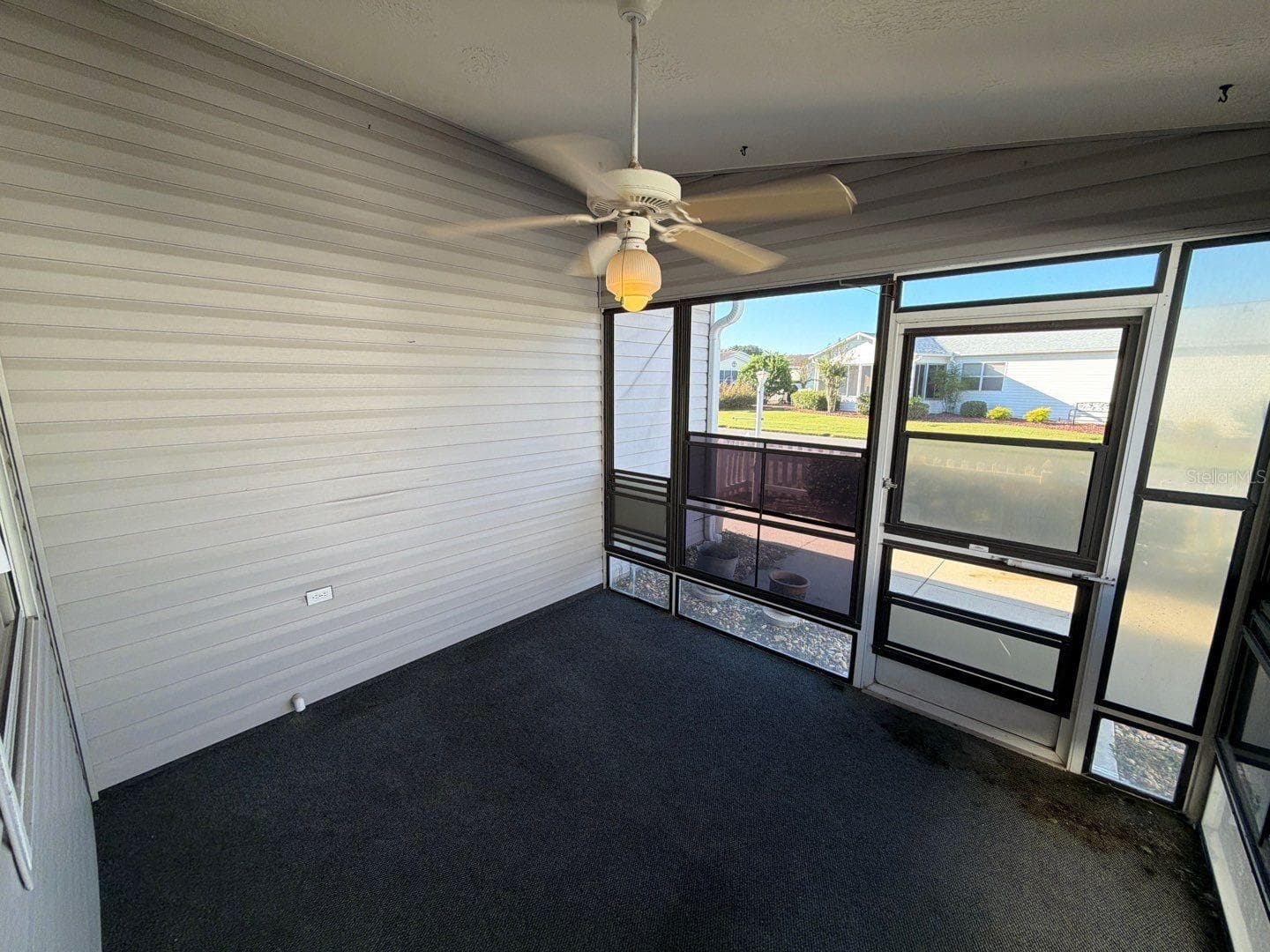 Single Family Residence at 468 HILDALGO DR, THE VILLAGES, photo 2 of 19