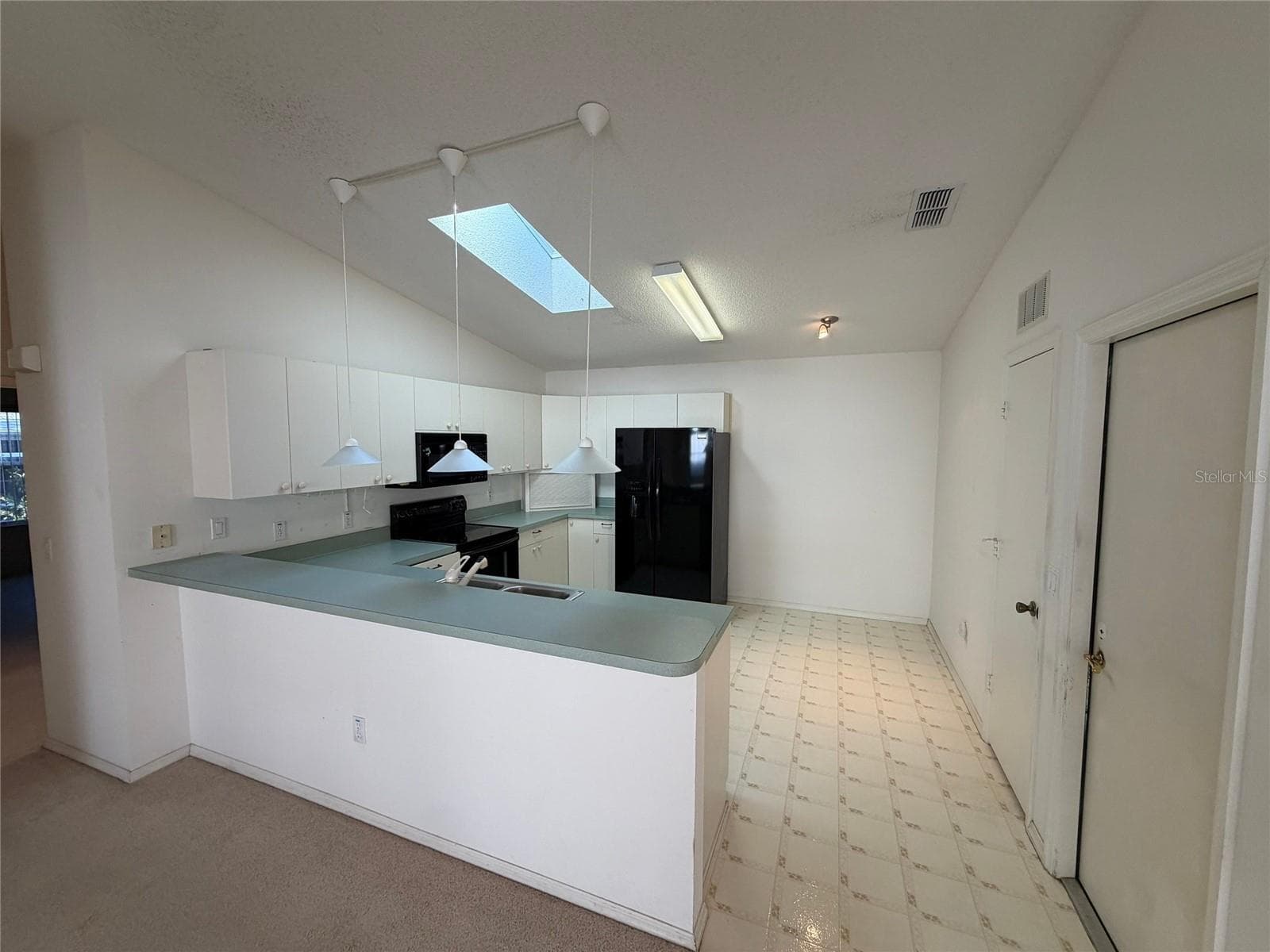 Single Family Residence at 468 HILDALGO DR, THE VILLAGES, photo 4 of 19