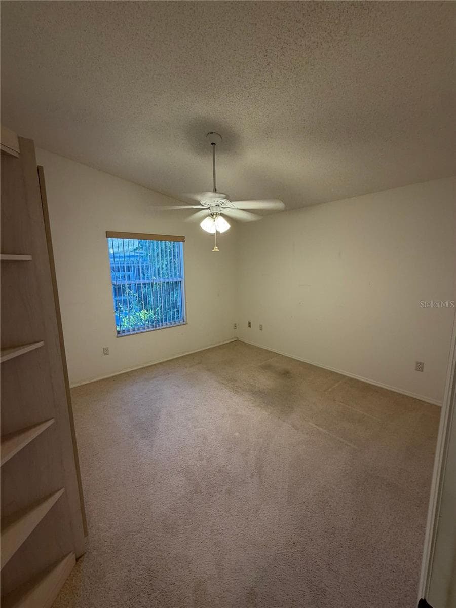Single Family Residence at 468 HILDALGO DR, THE VILLAGES, photo 10 of 19