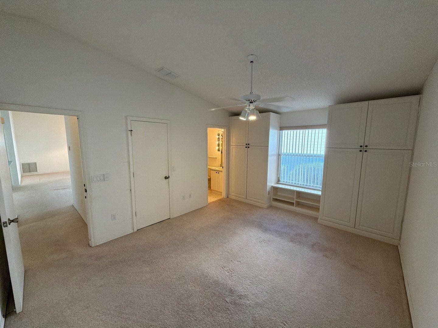 Single Family Residence at 468 HILDALGO DR, THE VILLAGES, photo 14 of 19