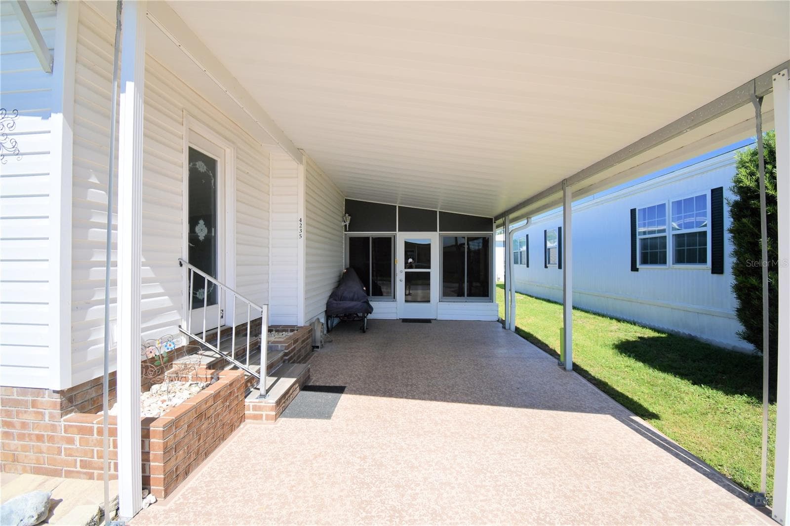 Manufactured Home at 4235 CEDARWOOD ST, WINTER HAVEN, photo 4 of 66