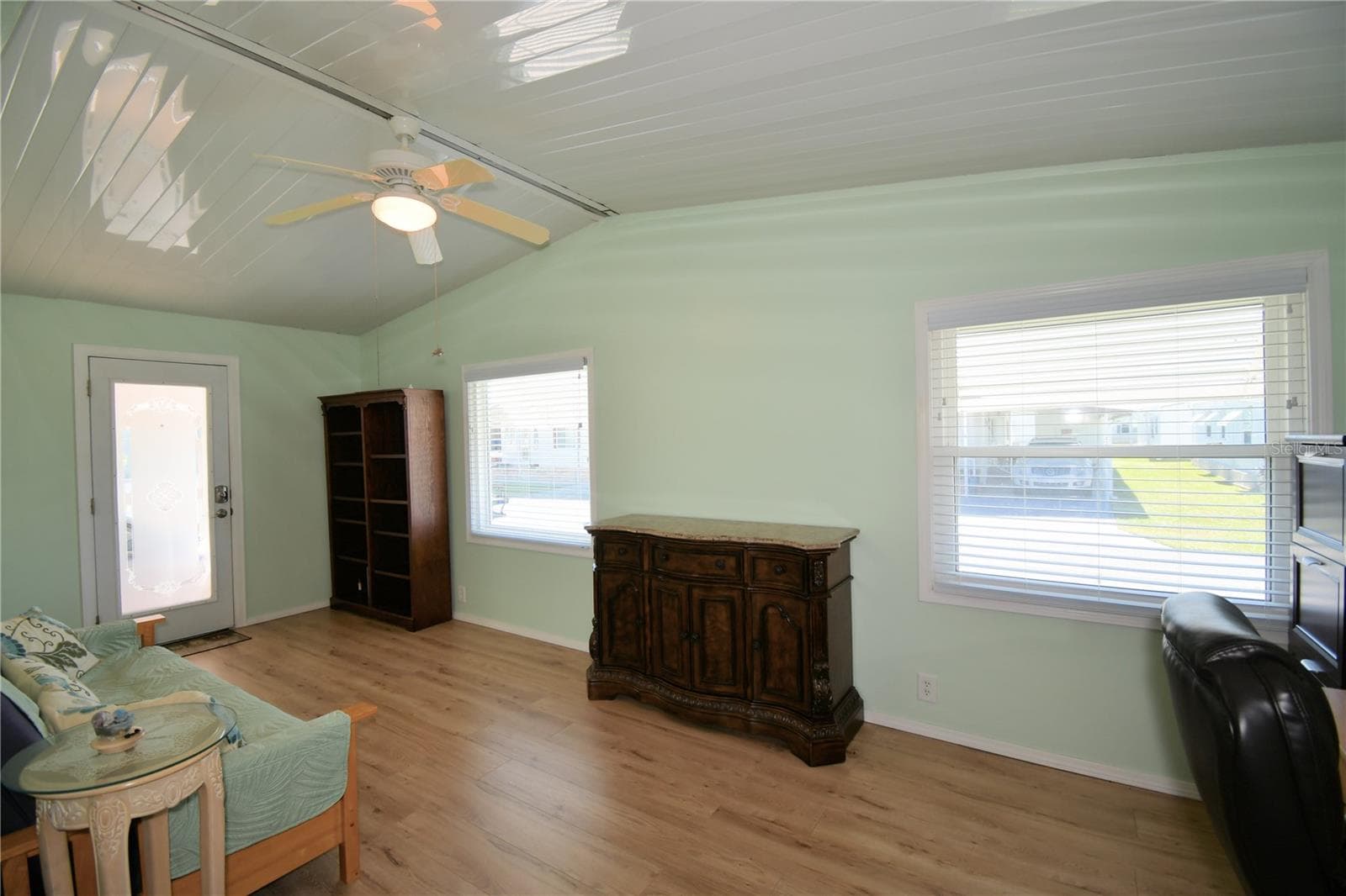 Manufactured Home at 4235 CEDARWOOD ST, WINTER HAVEN, photo 5 of 66