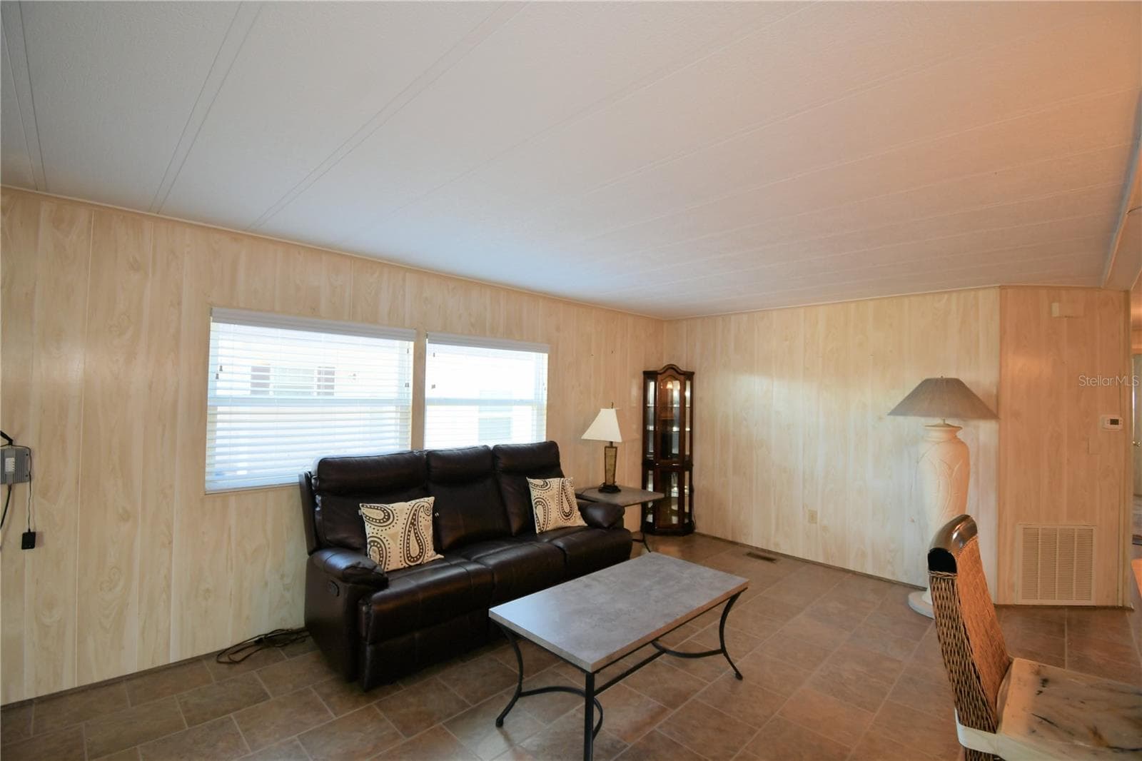 Manufactured Home at 4235 CEDARWOOD ST, WINTER HAVEN, photo 12 of 66
