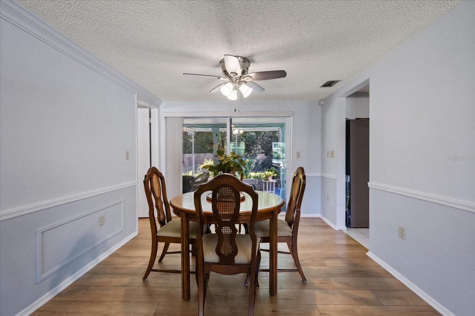 Dining room - 8710 ARROWHEAD DR, HUDSON