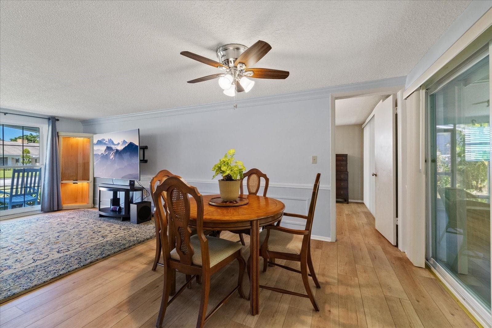 Dining room - 8710 ARROWHEAD DR, HUDSON