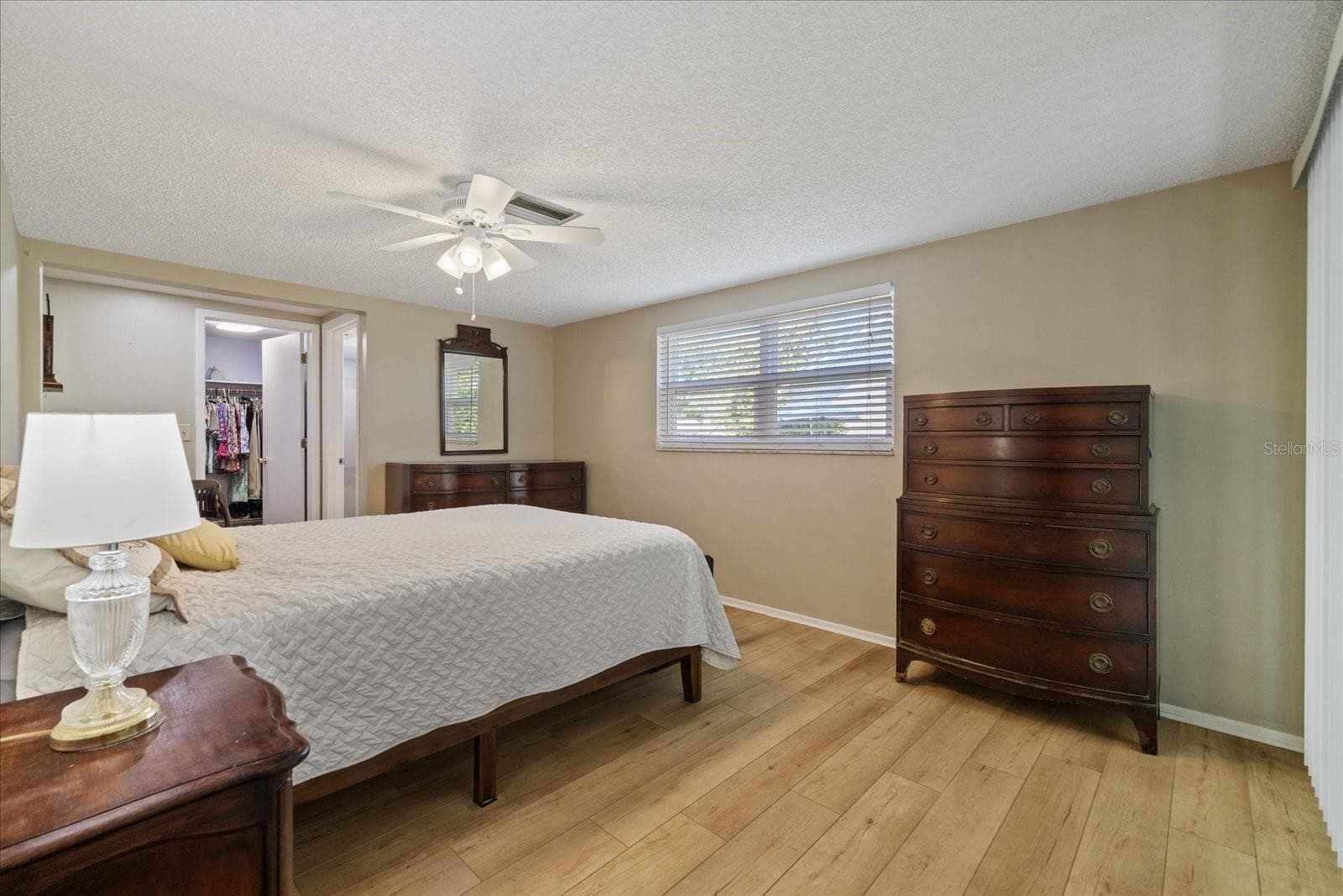 primary bedroom - 8710 ARROWHEAD DR, HUDSON