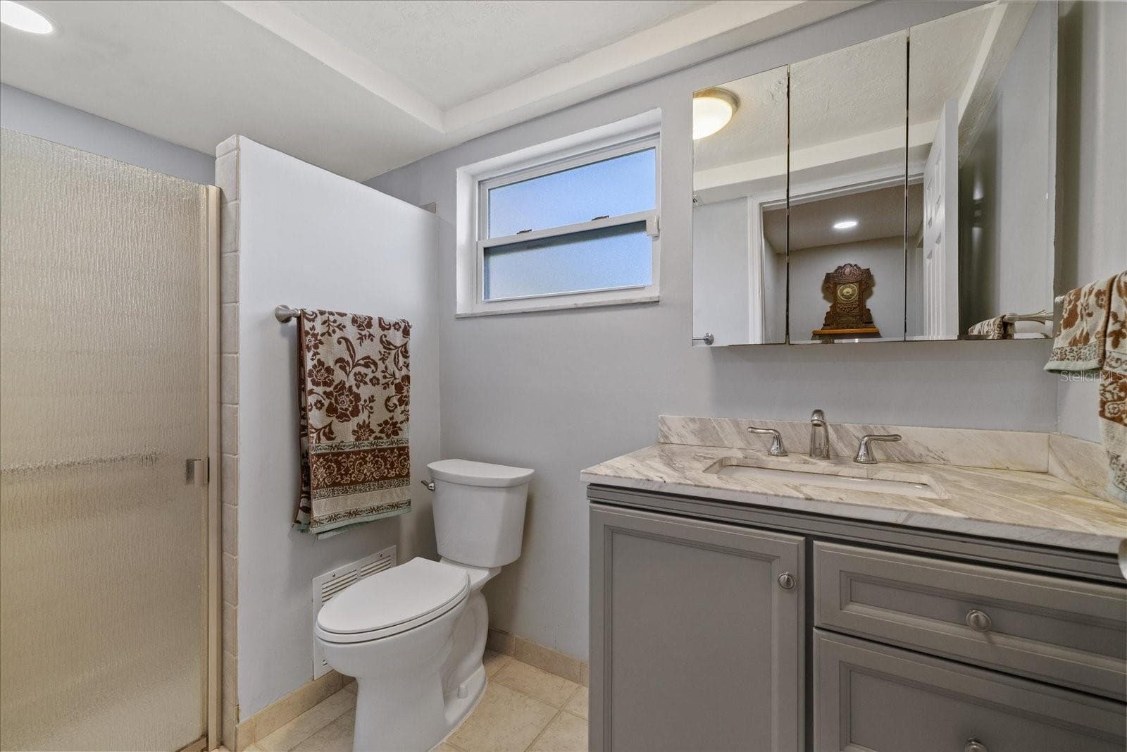 Primary bathroom - 8710 ARROWHEAD DR, HUDSON