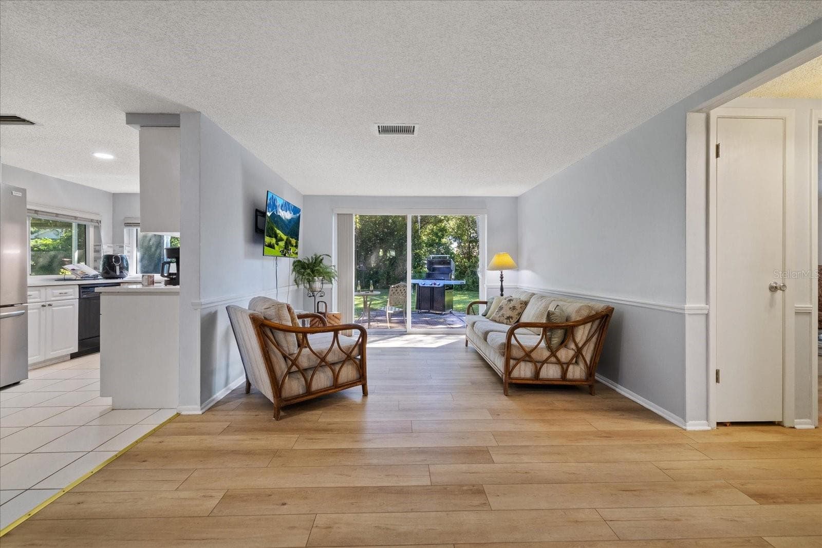 Family room - 8710 ARROWHEAD DR, HUDSON