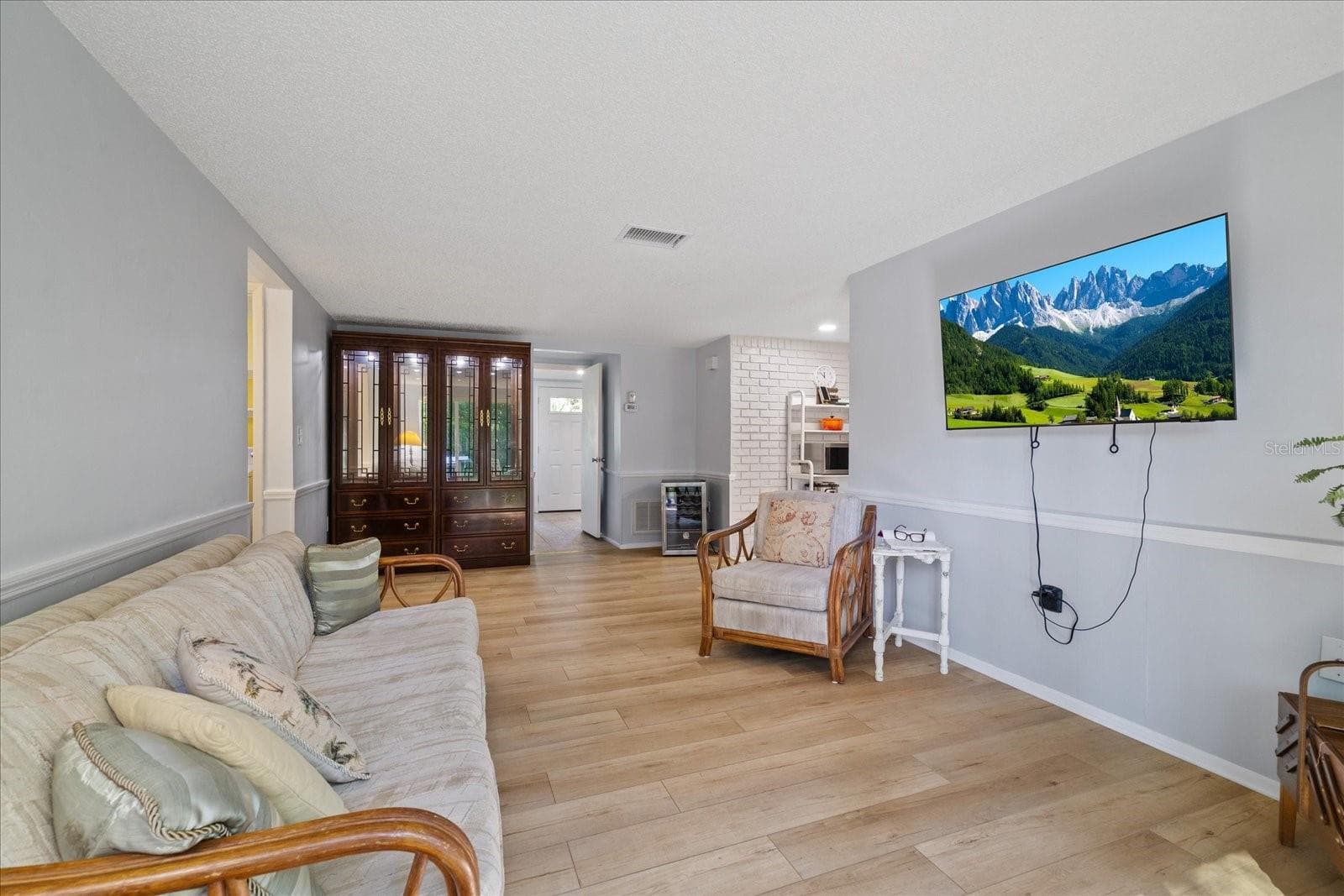 Family room - 8710 ARROWHEAD DR, HUDSON
