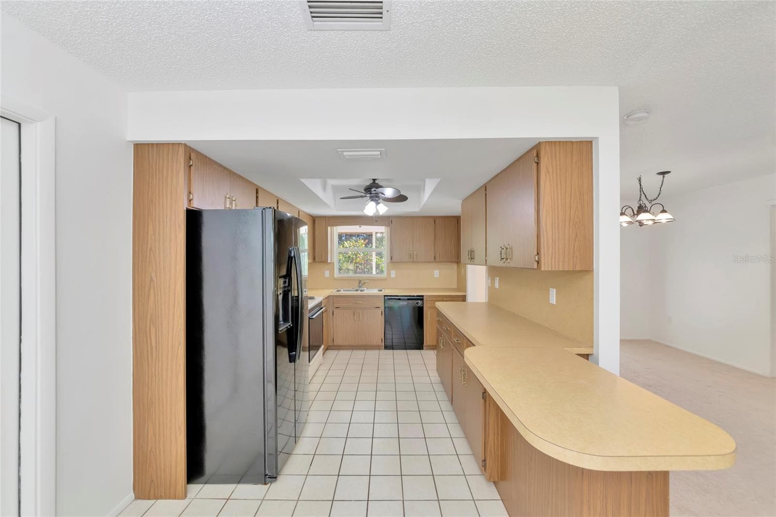 Single Family Residence at 102 SANDHURST DR, VENICE, photo 4 of 33