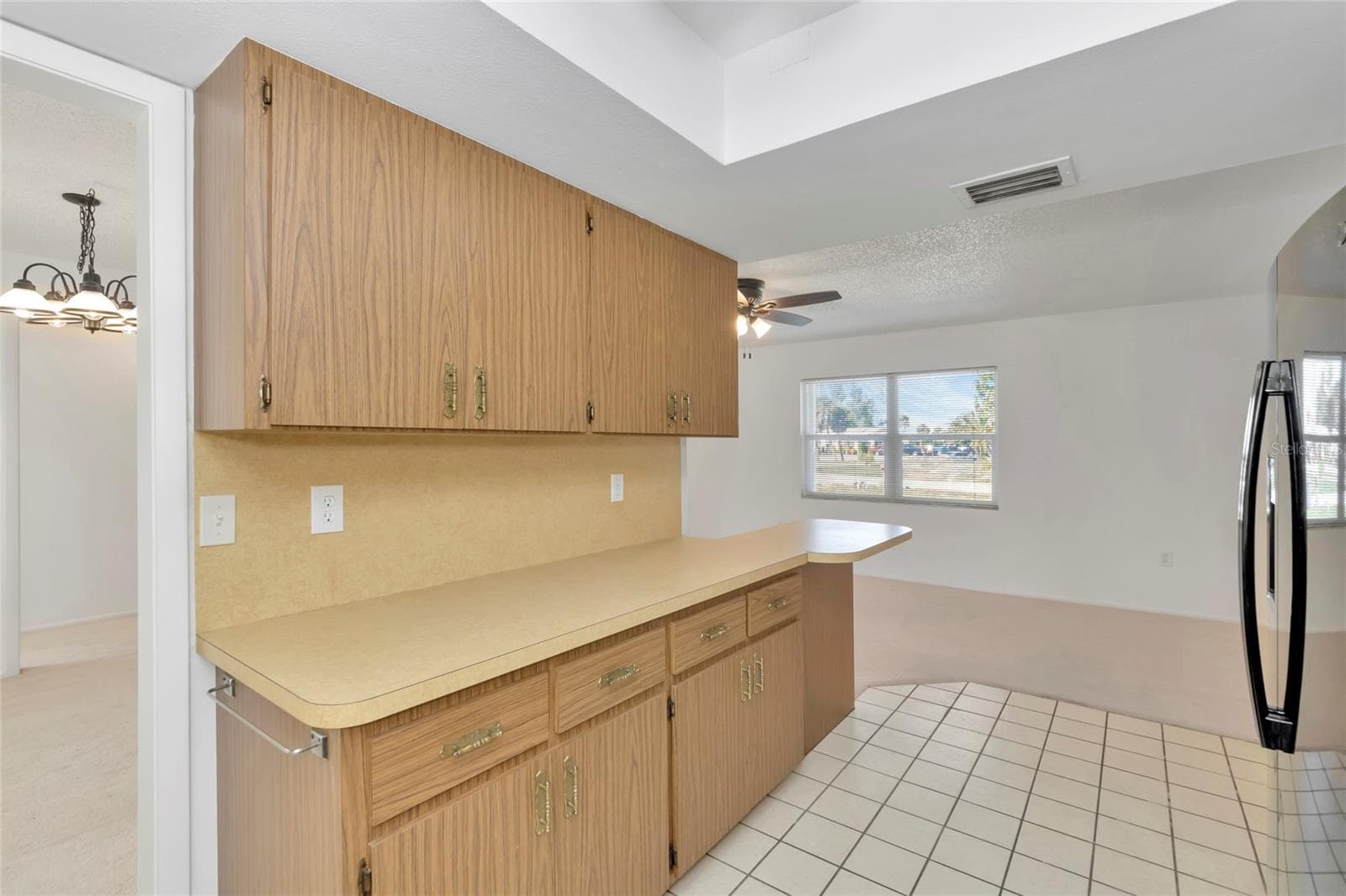 Single Family Residence at 102 SANDHURST DR, VENICE, photo 7 of 33