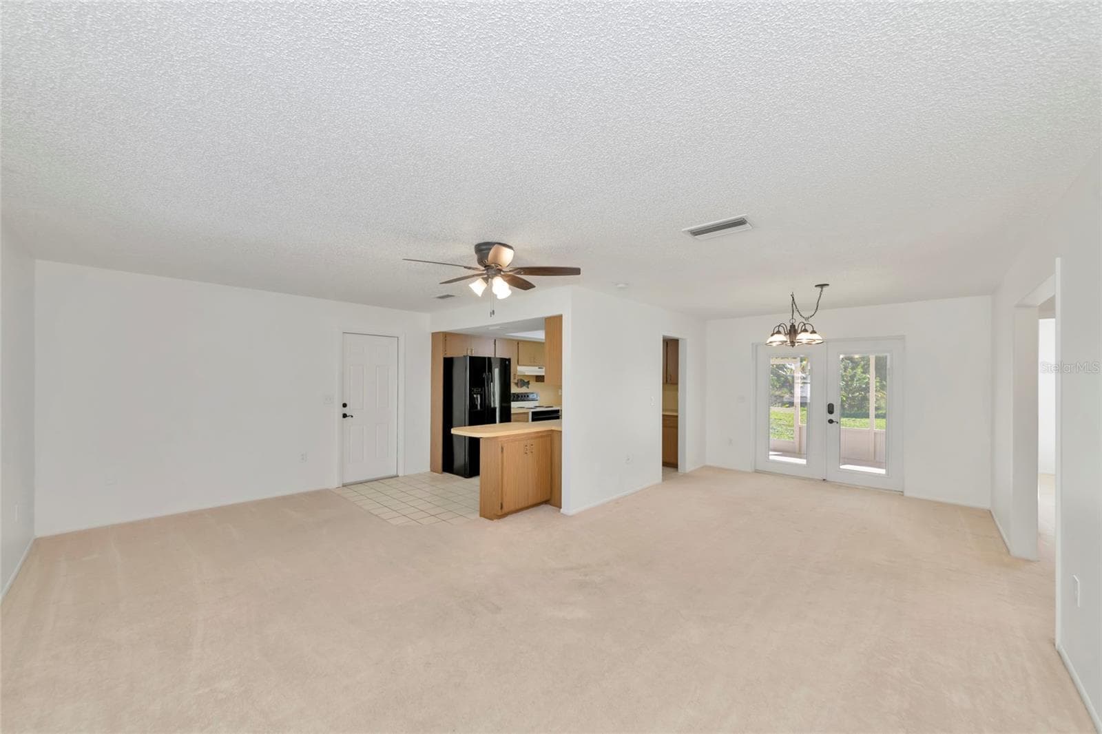 Single Family Residence at 102 SANDHURST DR, VENICE, photo 9 of 33