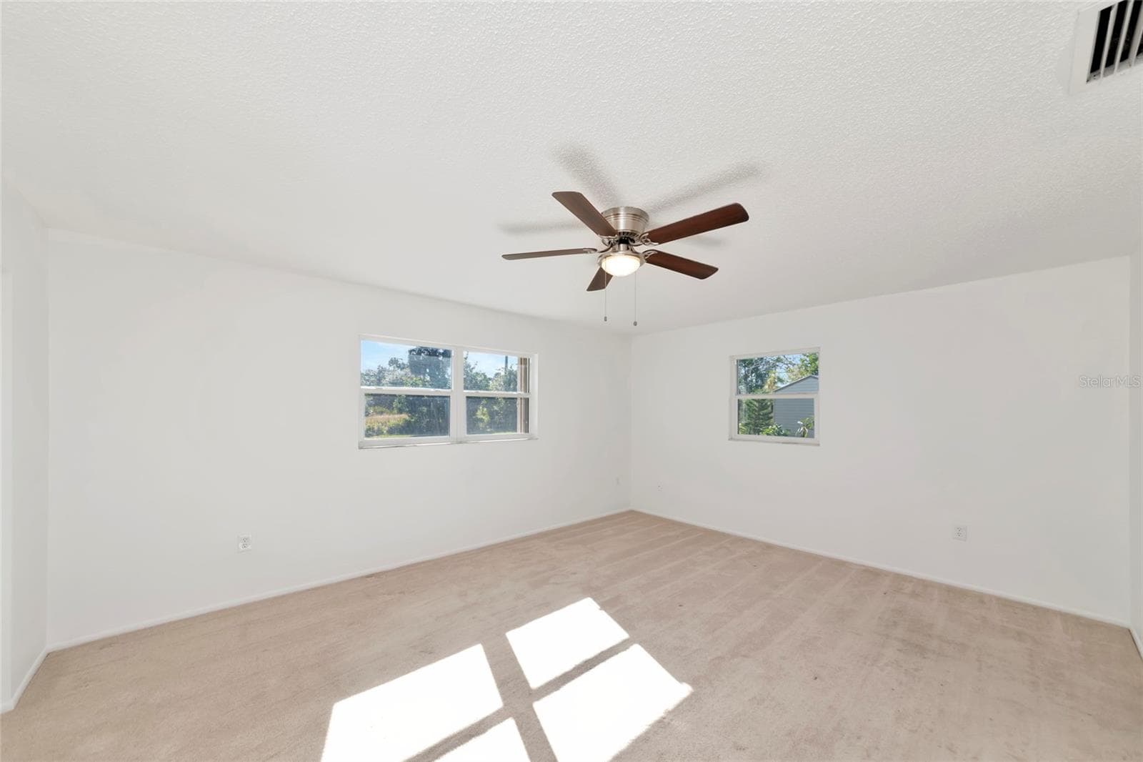 Single Family Residence at 102 SANDHURST DR, VENICE, photo 14 of 33