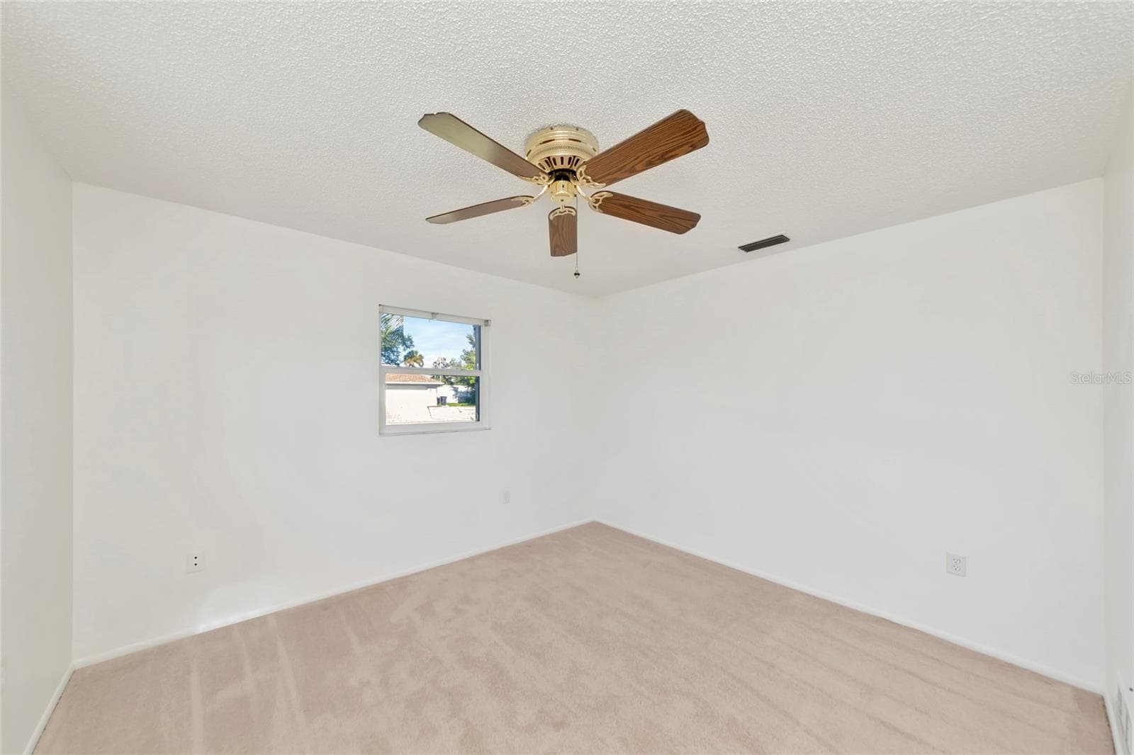 Single Family Residence at 102 SANDHURST DR, VENICE, photo 20 of 33