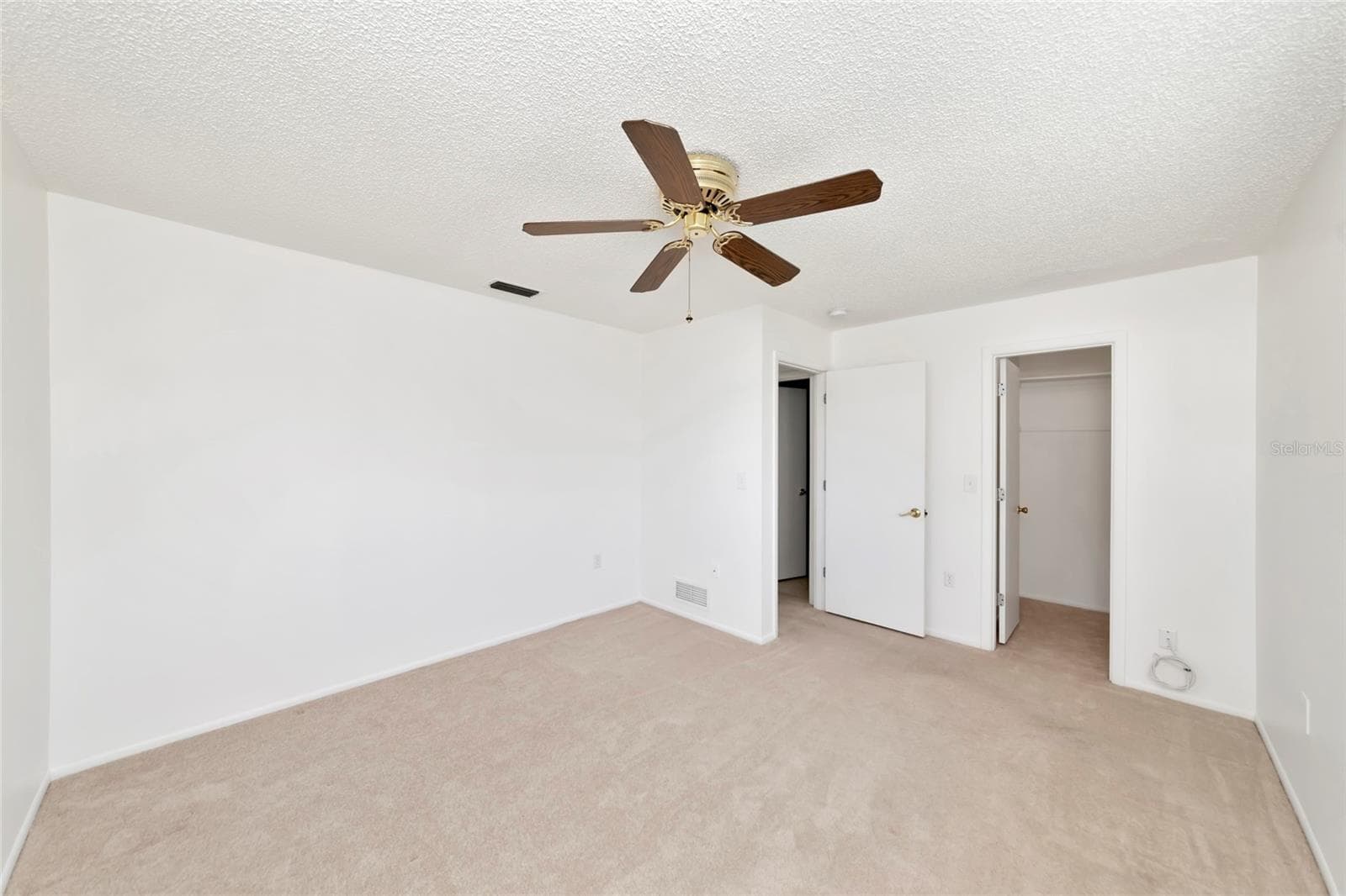 Single Family Residence at 102 SANDHURST DR, VENICE, photo 21 of 33