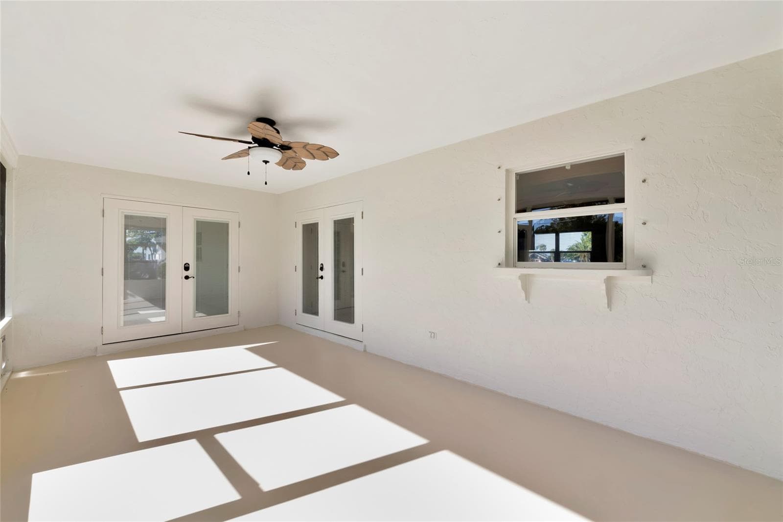 Single Family Residence at 102 SANDHURST DR, VENICE, photo 30 of 33