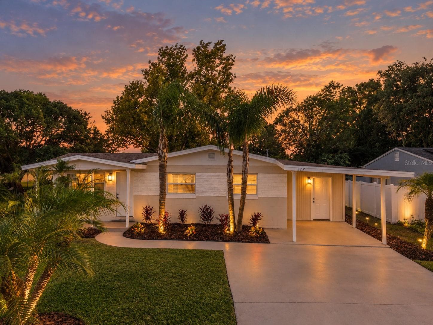 Single Family Residence at 327 AMADOR CIR, ORLANDO, photo 2 of 49