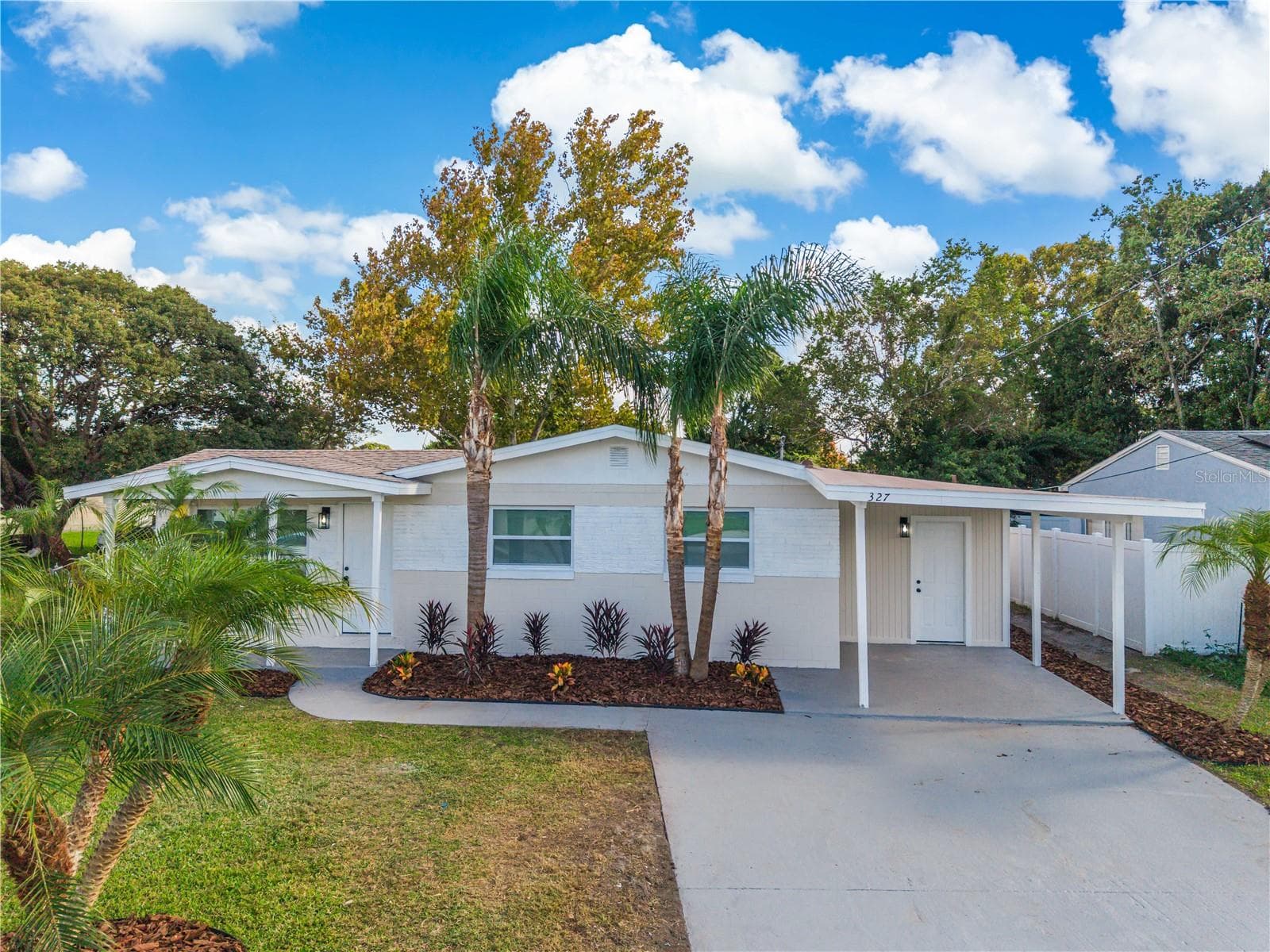 Single Family Residence at 327 AMADOR CIR, ORLANDO, photo 3 of 49