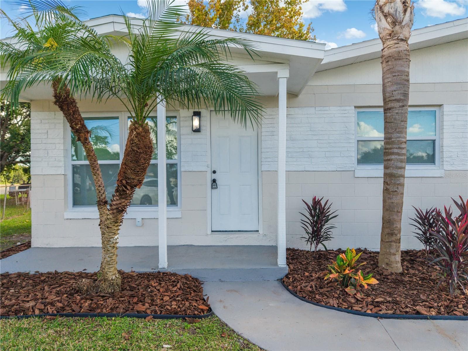 Single Family Residence at 327 AMADOR CIR, ORLANDO, photo 4 of 49