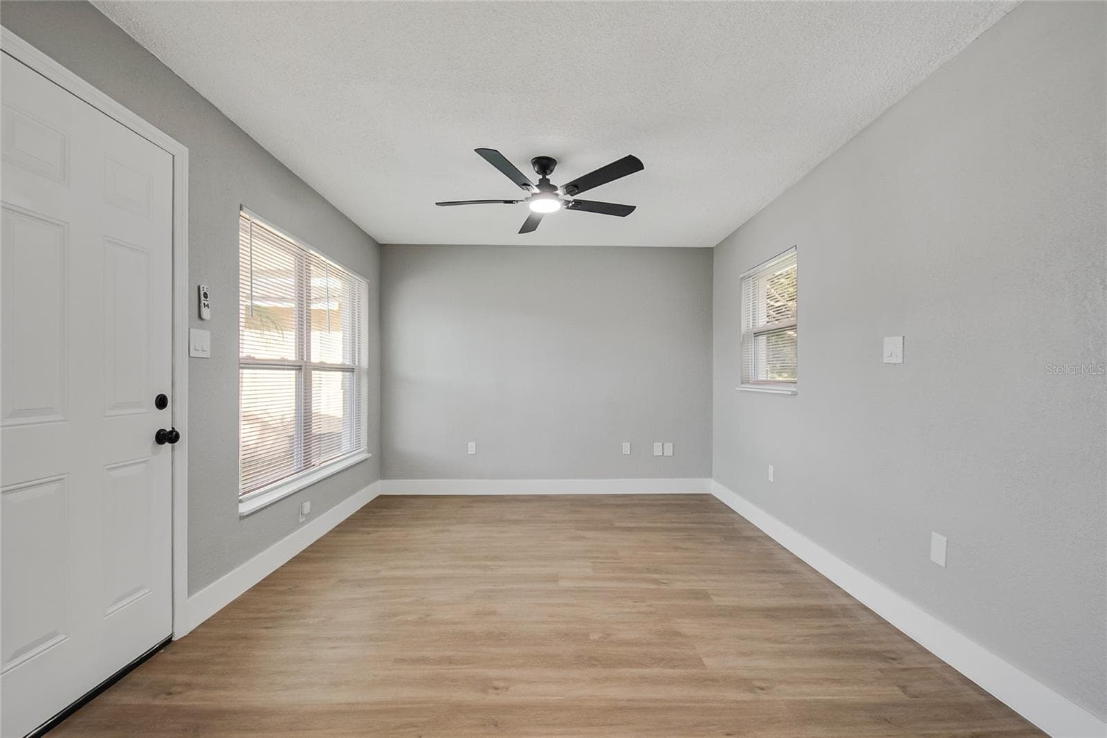 Single Family Residence at 327 AMADOR CIR, ORLANDO, photo 16 of 49