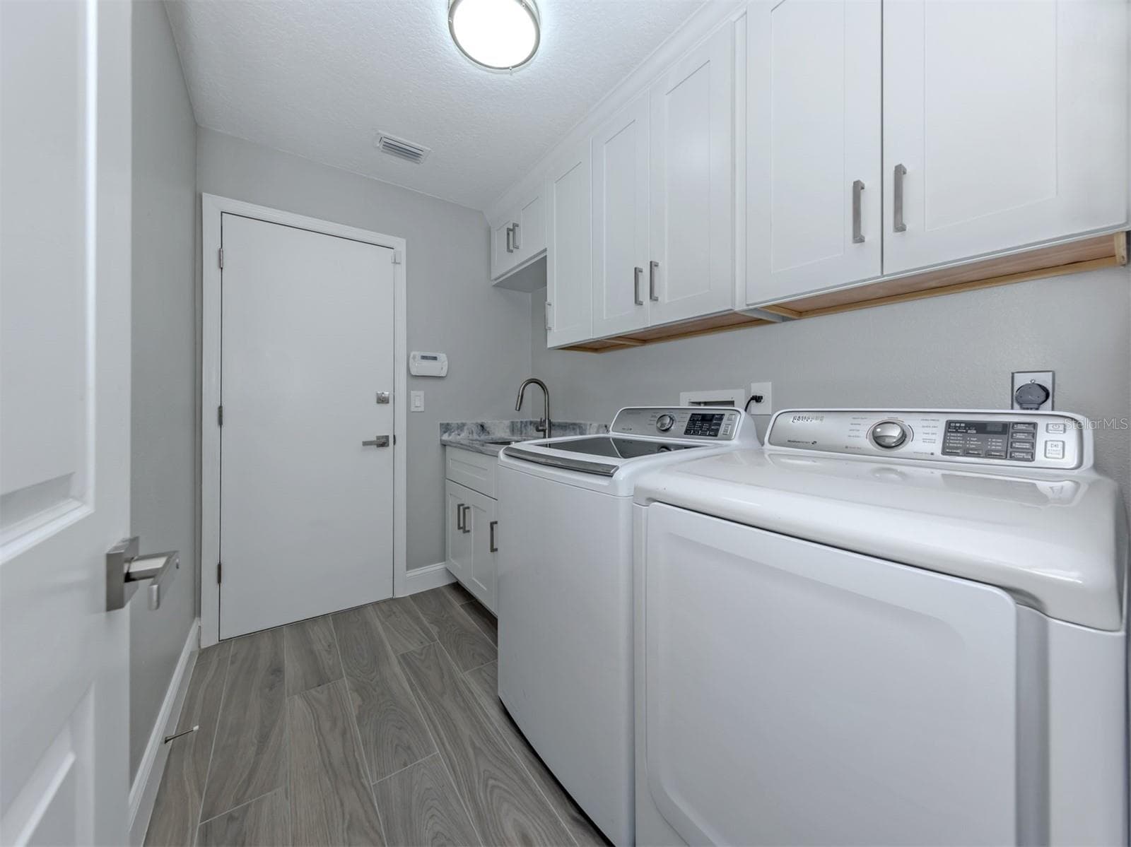 Condominium at 717 CARNOUSTIE TER #9, VENICE, photo 33 of 46