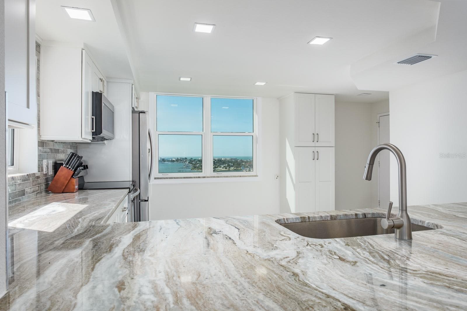 Condominium at 7300 SUN ISLAND DR S #1501, SOUTH PASADENA, photo 9 of 45