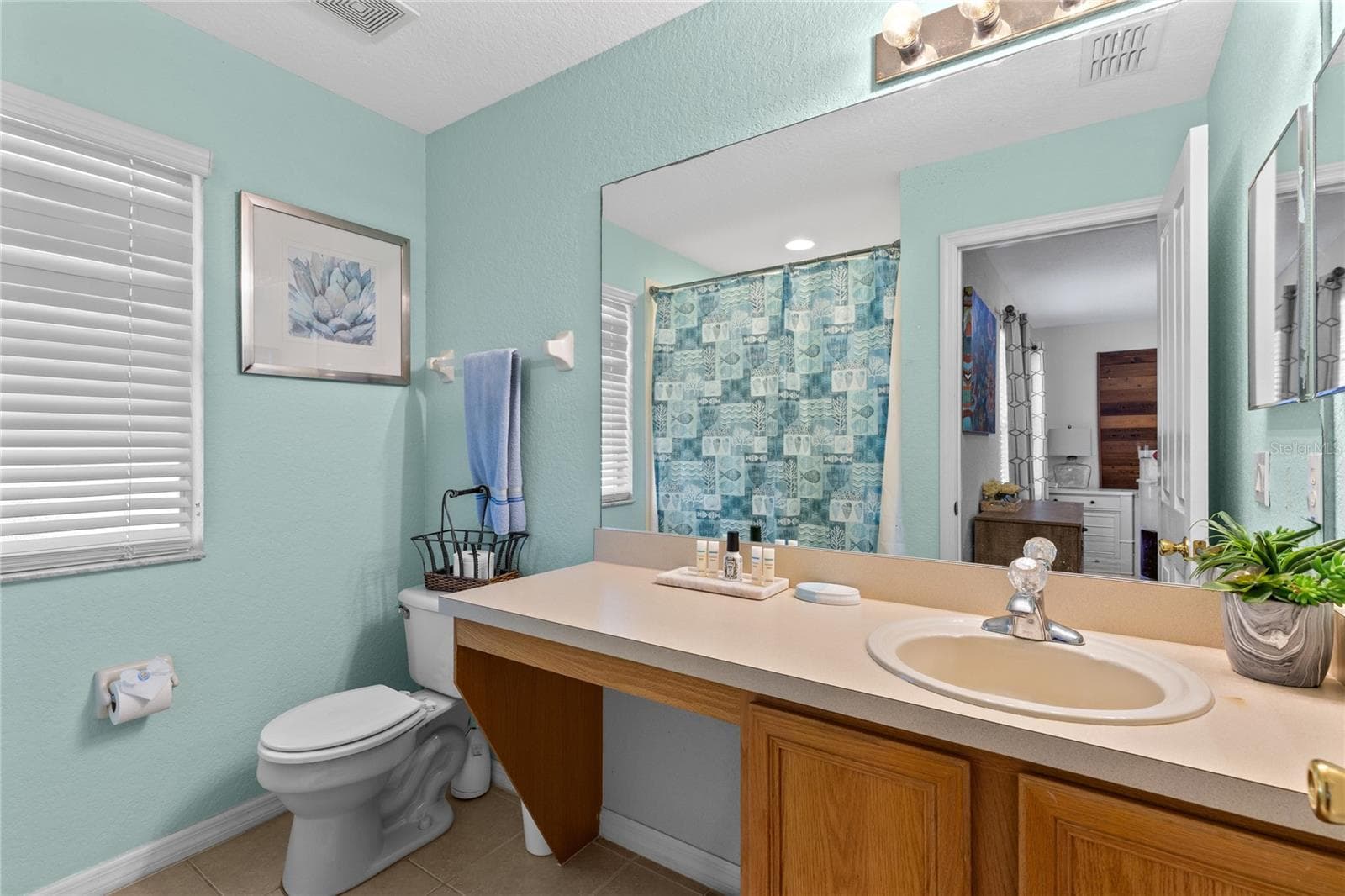 Primary bath. - 121 PALERMO ST, DAVENPORT