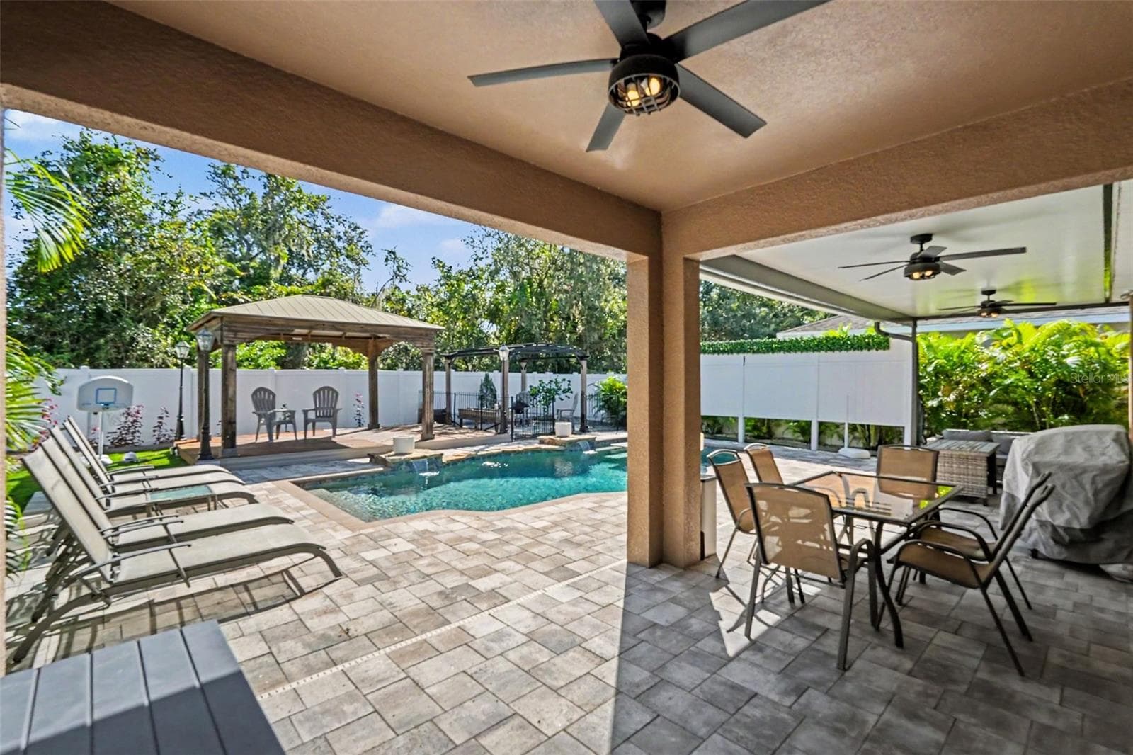 Single Family Residence at 11512 WARREN OAKS PL, RIVERVIEW, photo 3 of 37