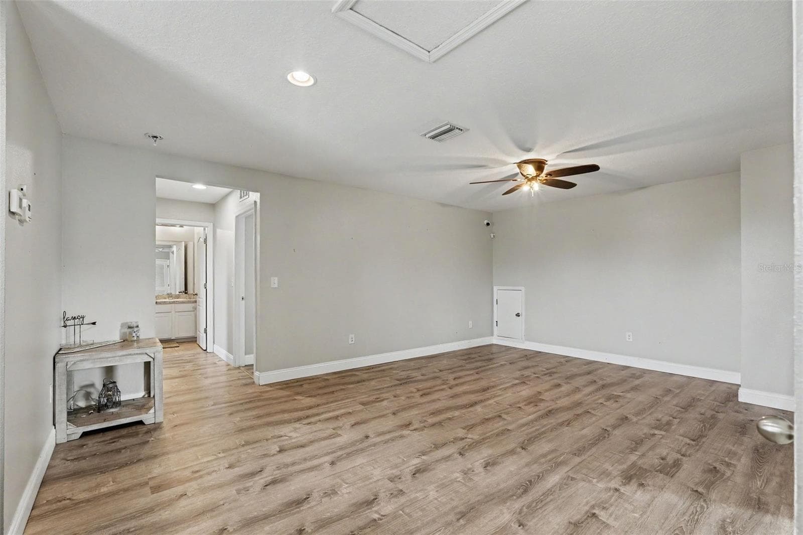 Single Family Residence at 11512 WARREN OAKS PL, RIVERVIEW, photo 19 of 37