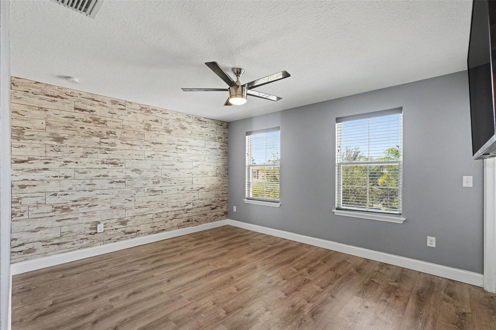 Single Family Residence at 11512 WARREN OAKS PL, RIVERVIEW, photo 20 of 37