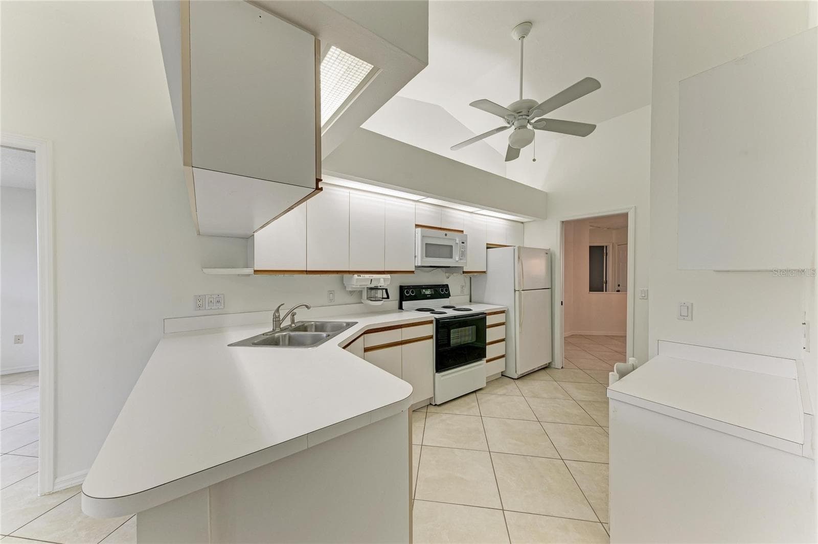 Condominium at 101 SOUTHAMPTON PL N #248, VENICE, photo 17 of 77