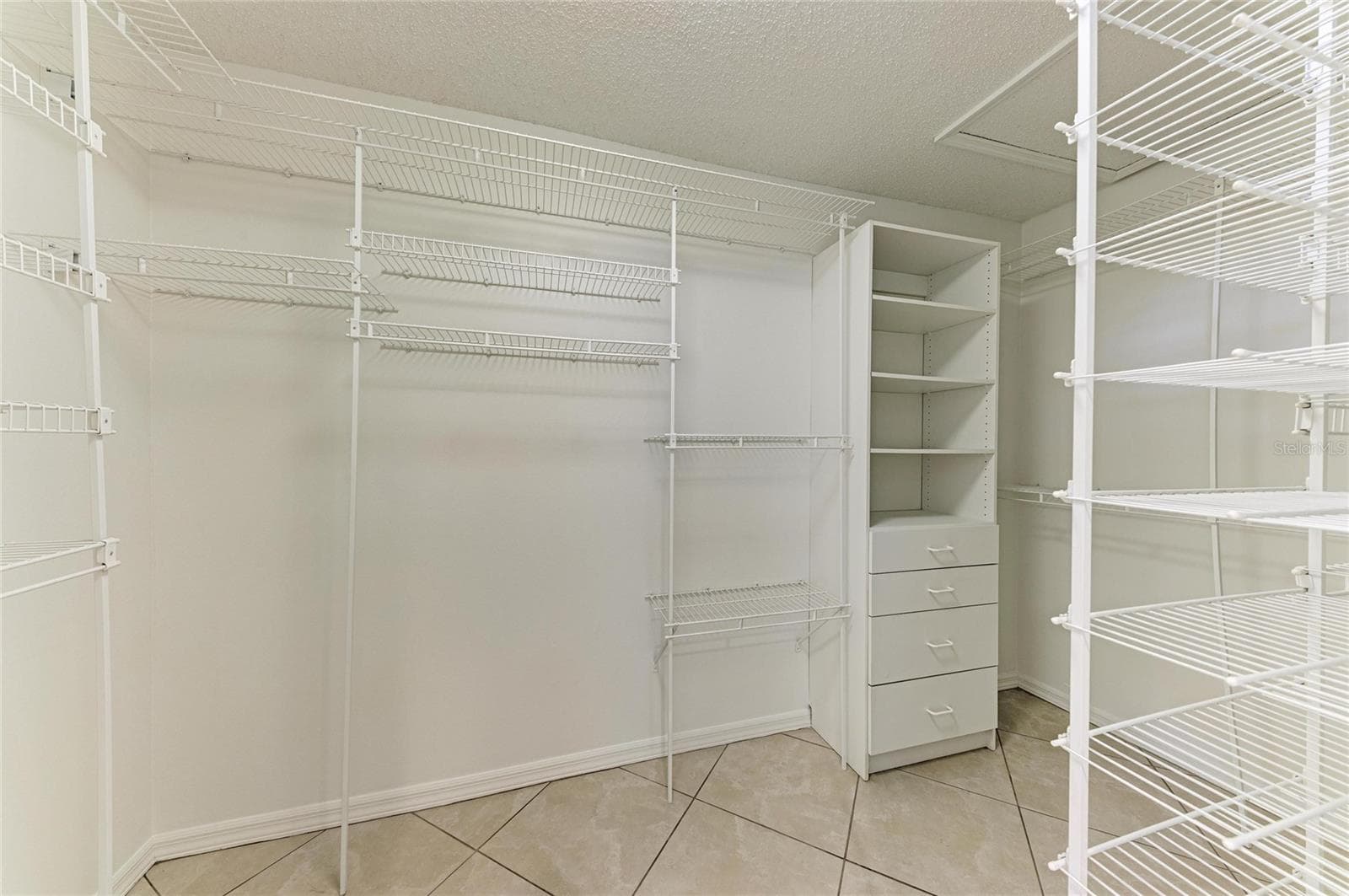 Walk In closet - 101 SOUTHAMPTON PL N #248, VENICE