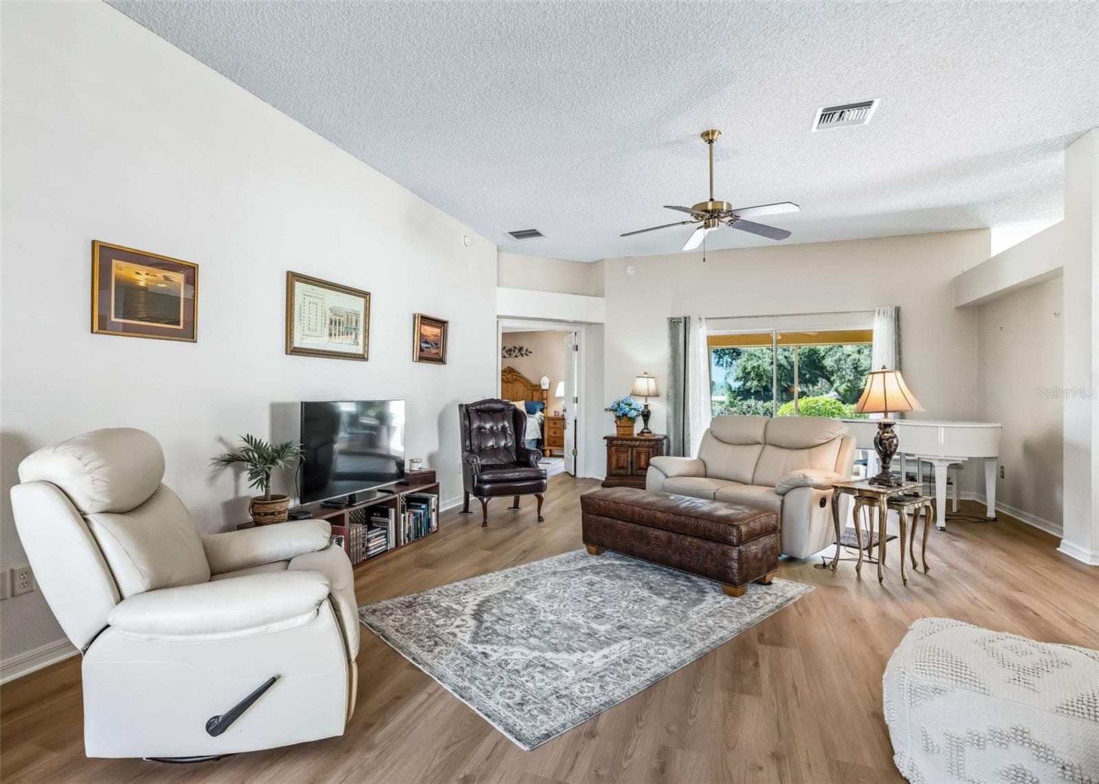 Single Family Residence at 3516 WHITING WAY, THE VILLAGES, photo 4 of 42