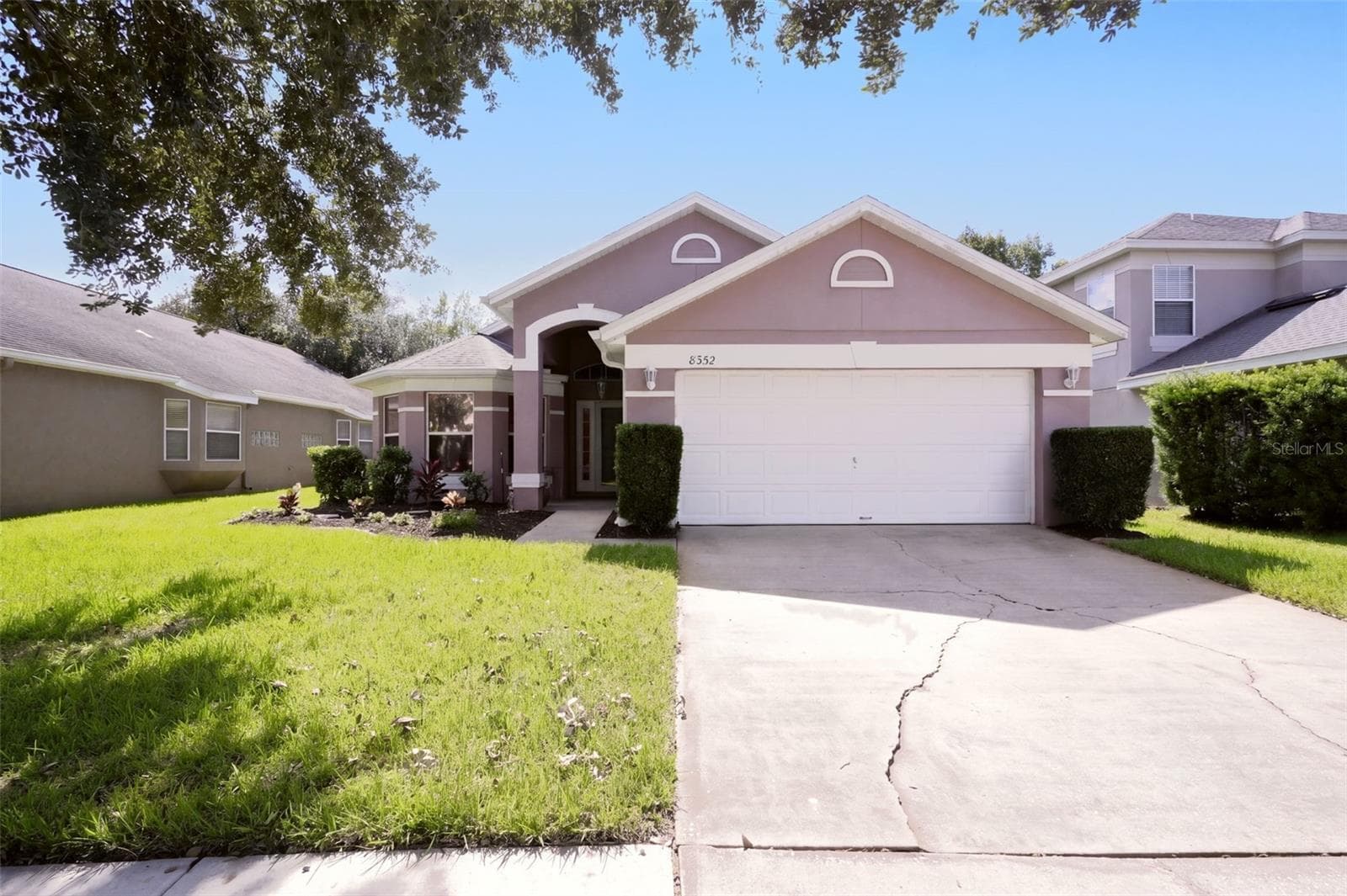 Single Family Residence at 8352 LAKE AMHURST TRL, ORLANDO, photo 2 of 39