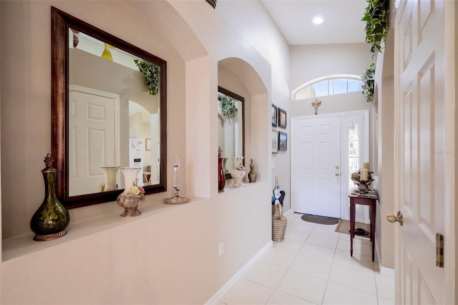 Single Family Residence at 8352 LAKE AMHURST TRL, ORLANDO, photo 4 of 39