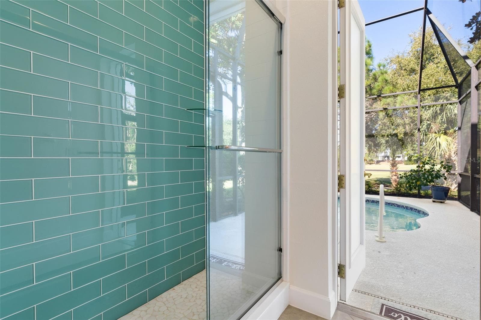 Updated Pool Bath - 47 EASTLAKE DR, PALM COAST