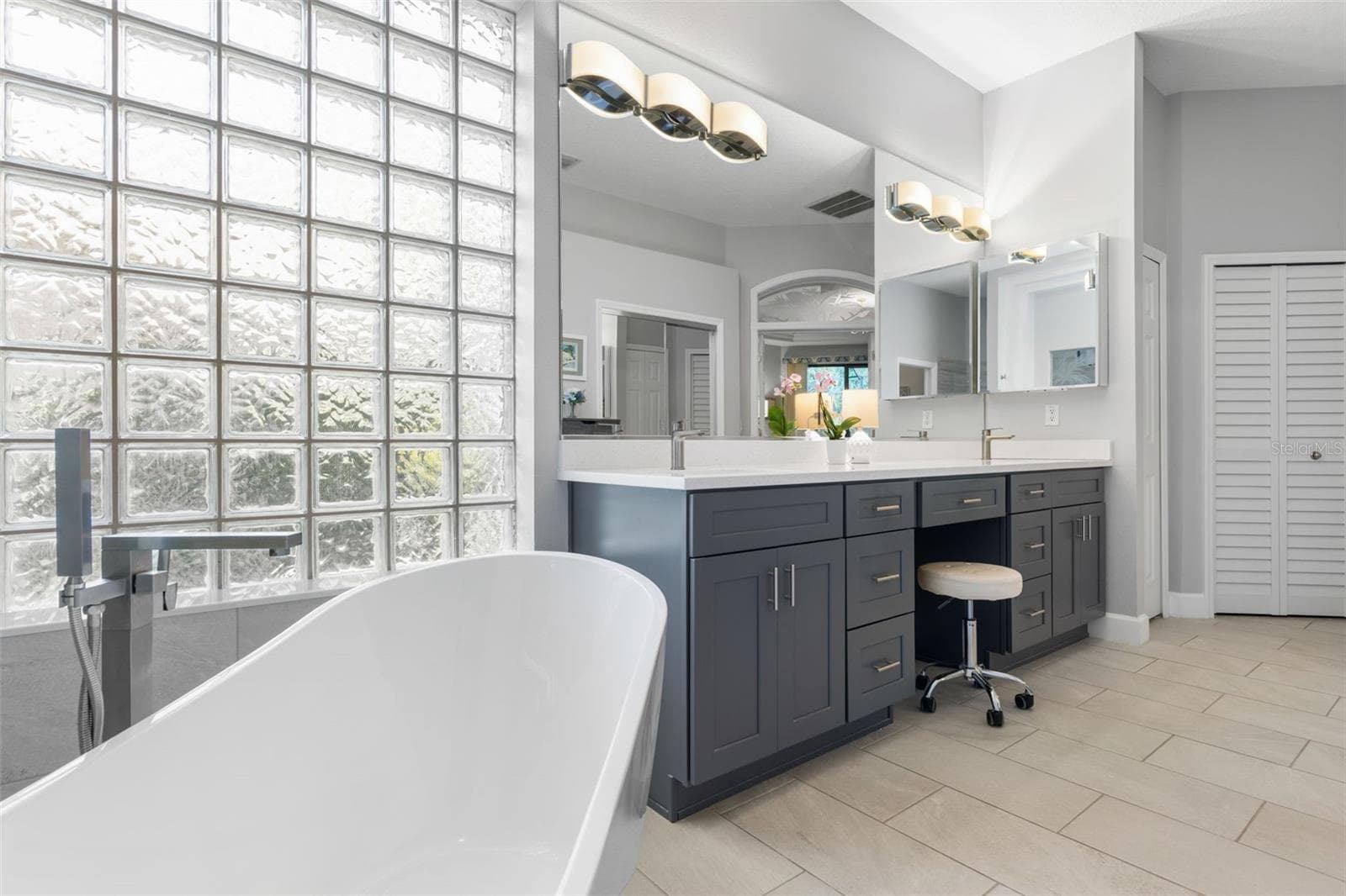 Double Sink Vanity - 47 EASTLAKE DR, PALM COAST
