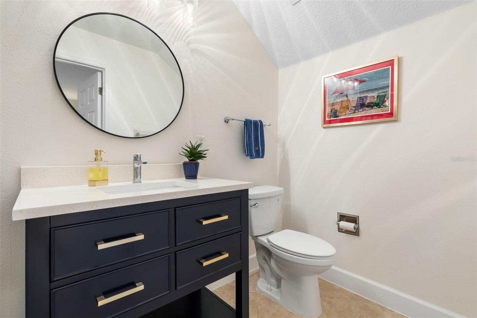 Bonus Room Bath - 47 EASTLAKE DR, PALM COAST