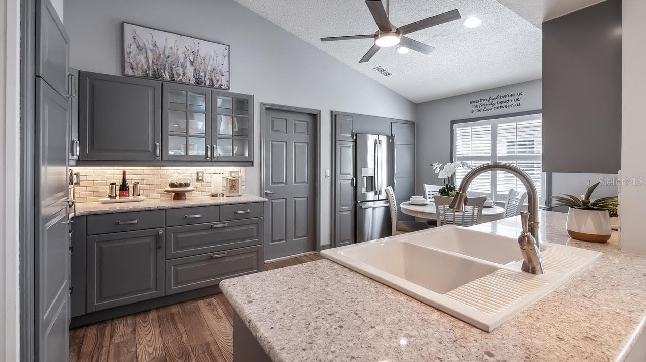 Kitchen With Plenty of Cabinet Space - 3720 DOUNE WAY, CLERMONT