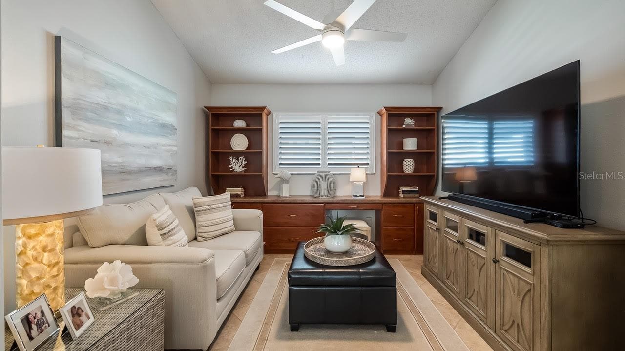 Built In's in Office/Den/Study/Hobby Room - 3720 DOUNE WAY, CLERMONT