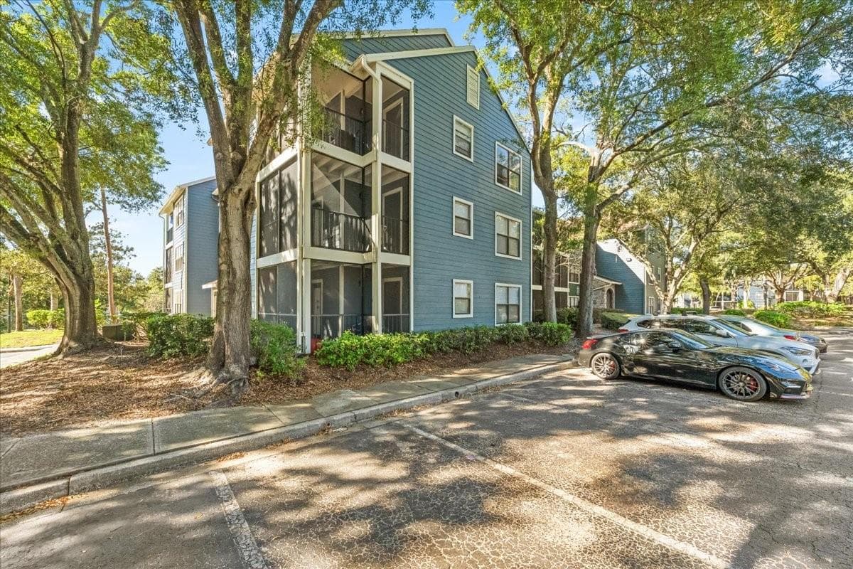 Condominium at 8626 BONAIRE BAY LN #303, TAMPA, photo 2 of 12