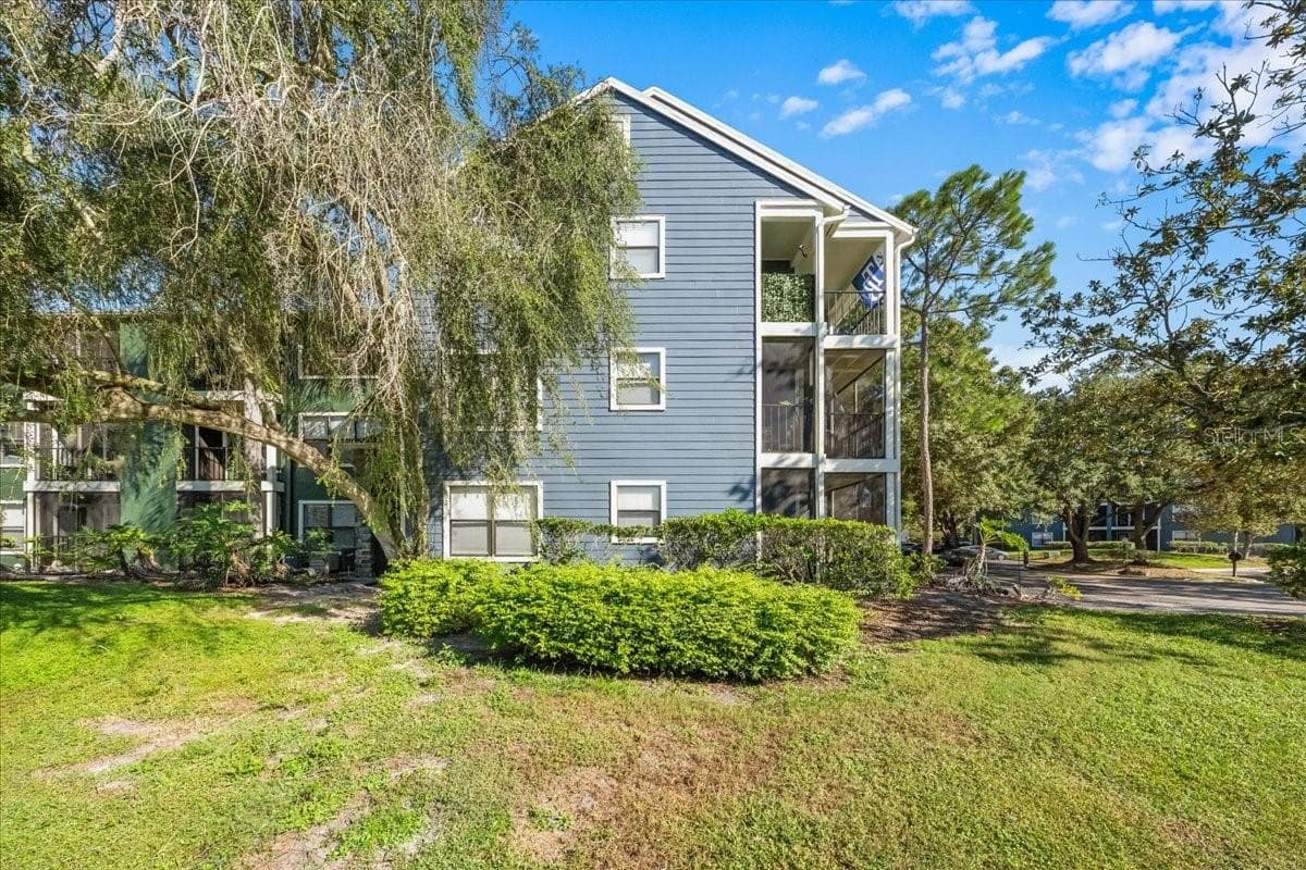 Condominium at 8626 BONAIRE BAY LN #303, TAMPA, photo 4 of 12