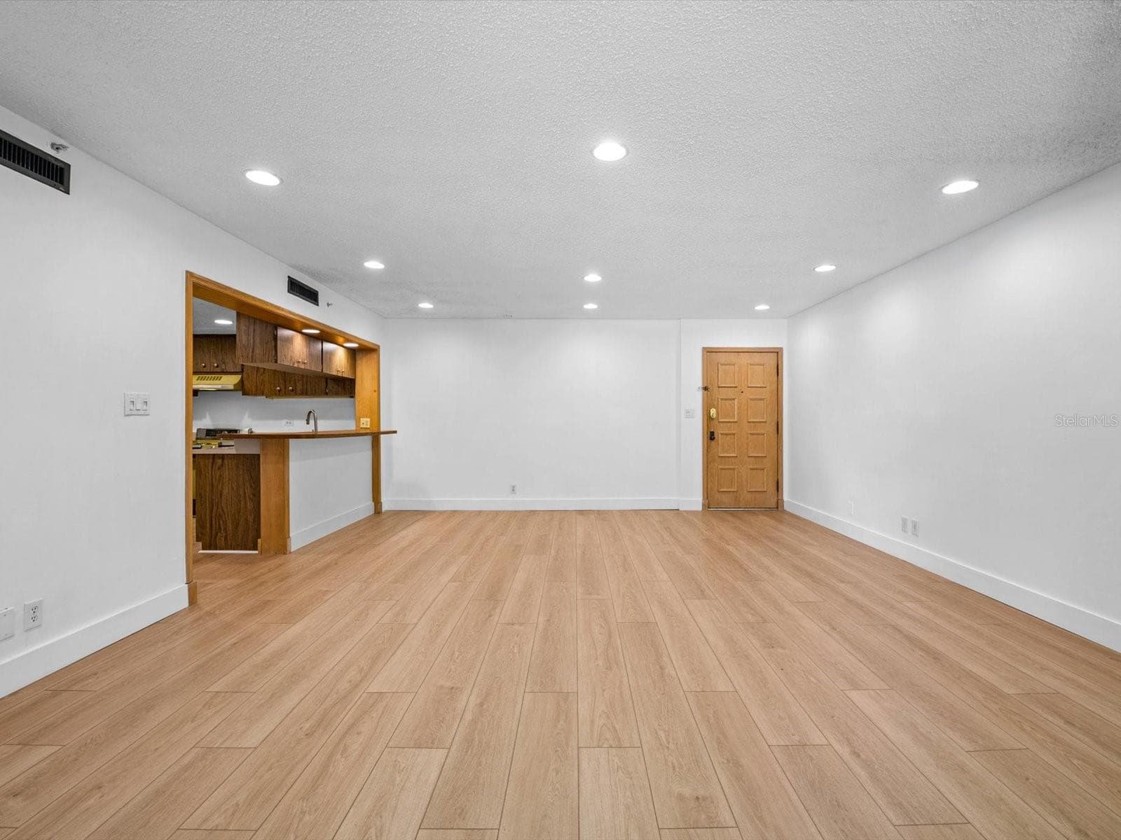 Condominium at 36750 US HIGHWAY 19 N #2372, PALM HARBOR, photo 10 of 56