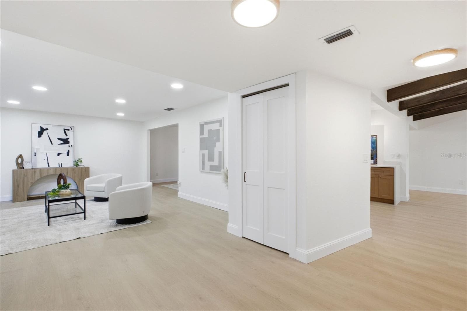Single Family Residence at 204 W RIDGEWOOD CT, LONGWOOD, photo 8 of 34